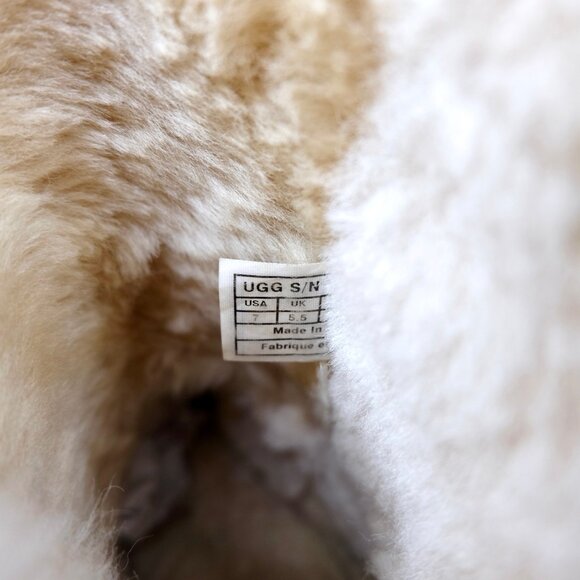 UGG~Classic Short Stellar Sequin~SHIMMERY BLUE SHEARLING ANKLE BOOTS SIZE 7 - Picture 7 of 7